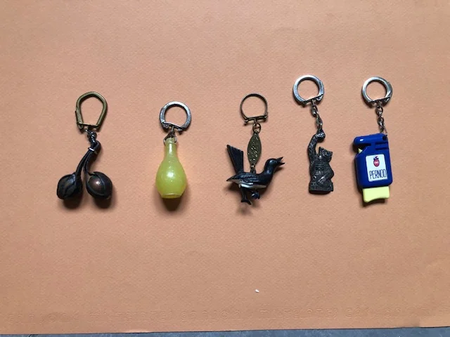 Lot de 5 porte-clés anciens