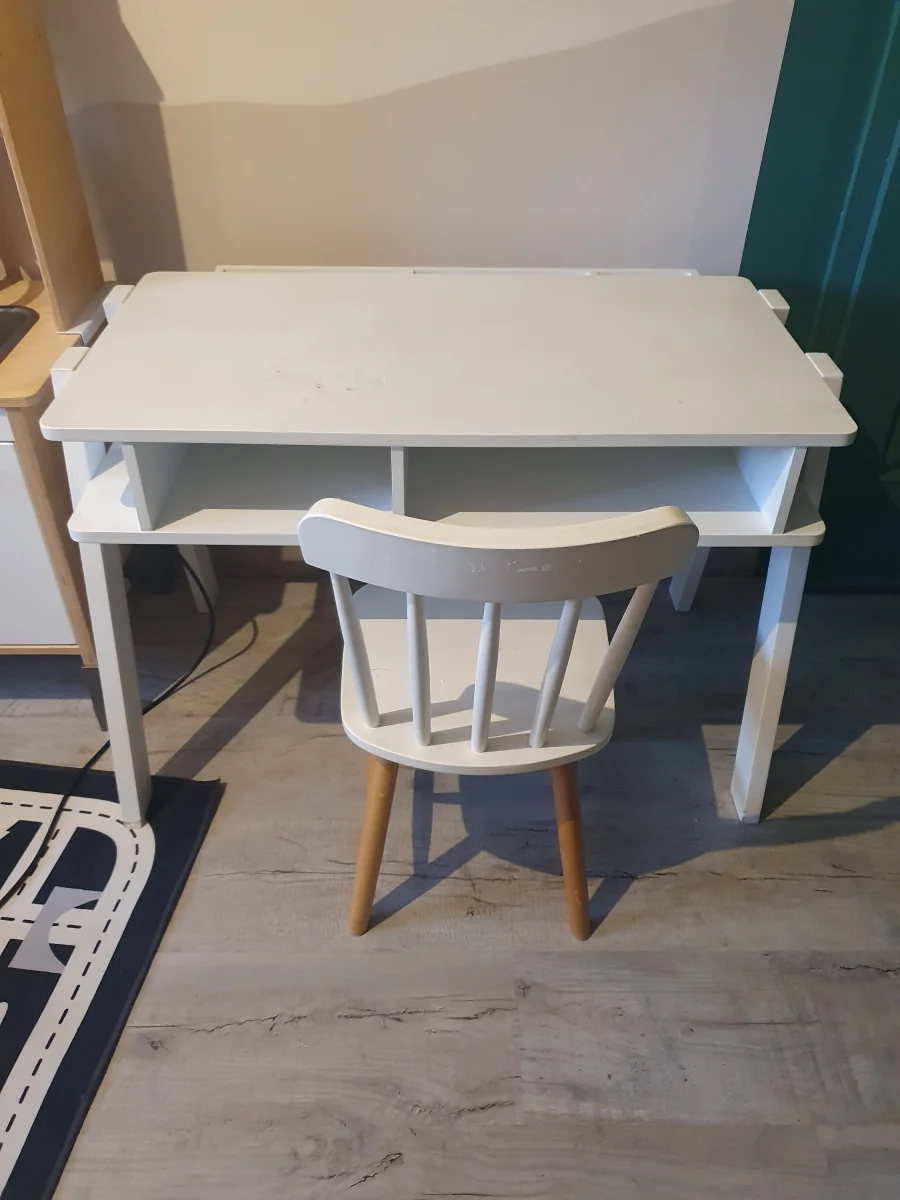 Bureau enfant et sa chaise