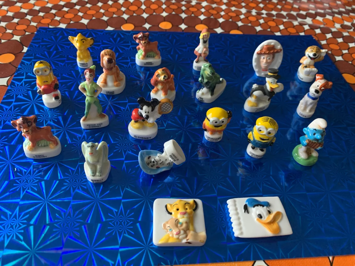 Lot DIVERS personnages de 21 fèves