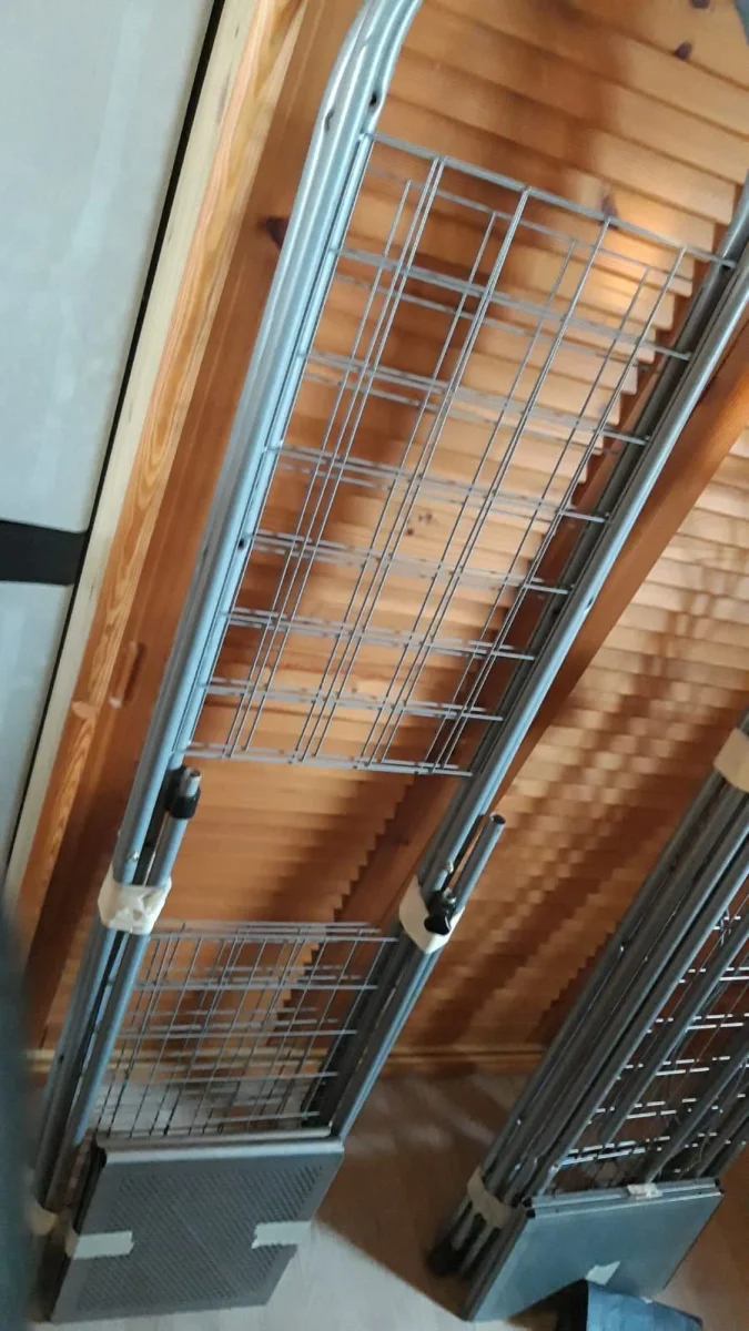 penderie à roulette metallique avec étagères