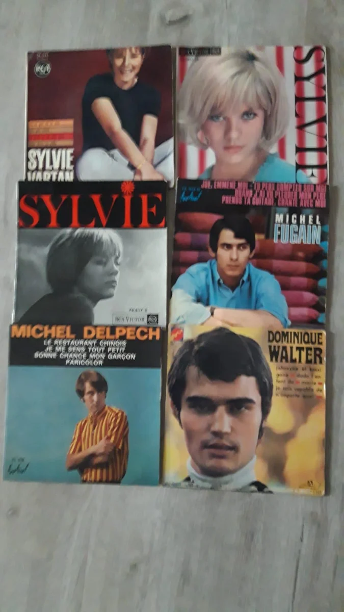 lot 20 disques 45 tours 4 titres années 60. tres bon etat