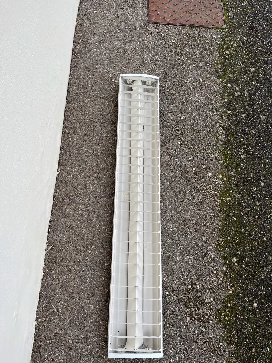 Lot de deux luminaires de plafond