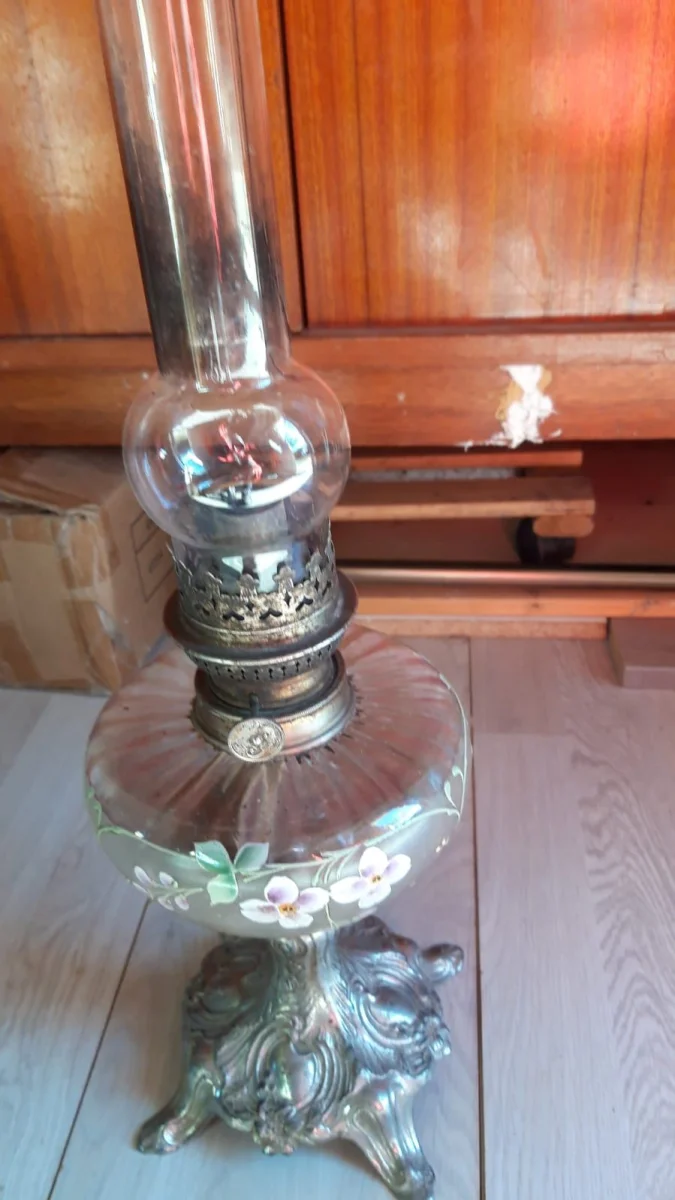 lampe à pétrole ancienne importée de SAXE . poinçon