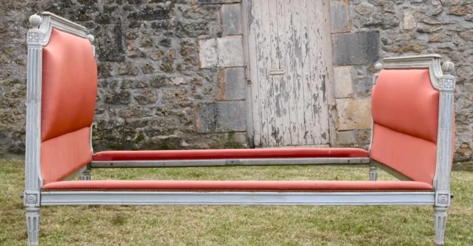 Rare Lit Louis XVI d'époque XVIIIème - Bois Rechampi - Charme