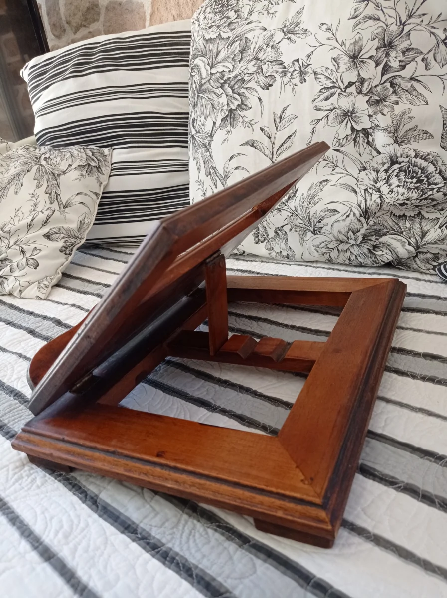 Pupitre lutrin en bois