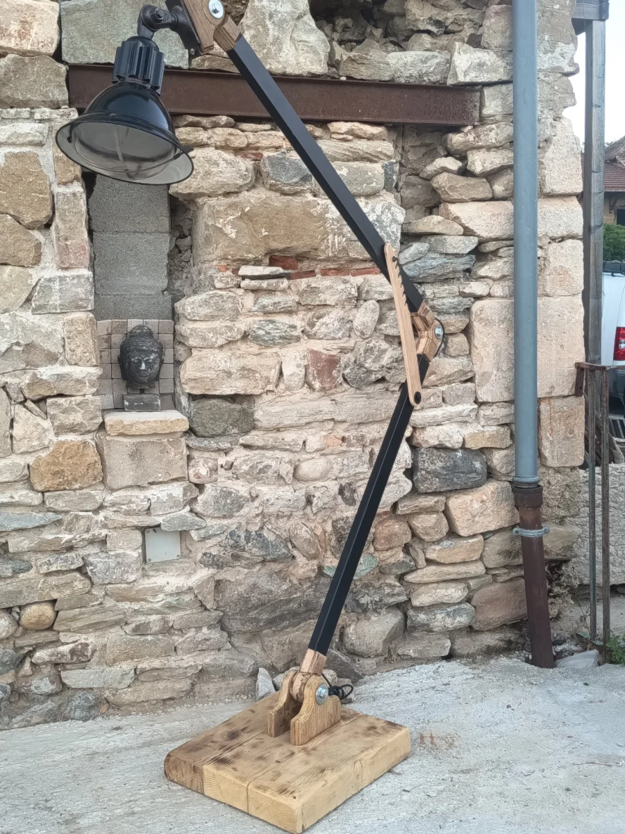 Lampadaire architecte
