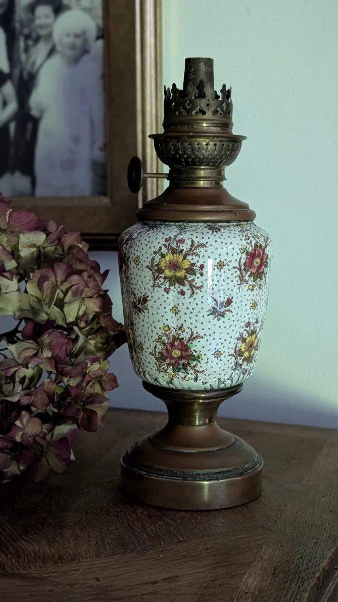Pied de lampe à pétrole