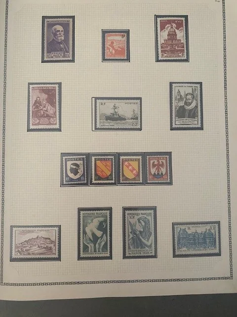 6 albums remplis de timbres divers