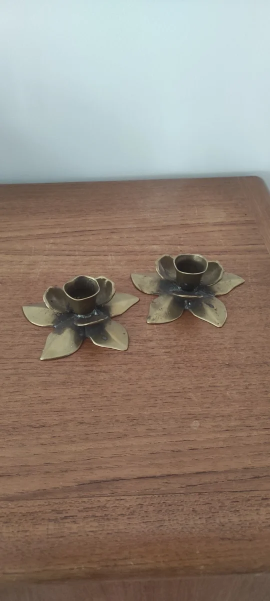 Paire bougeoirs laiton fleur